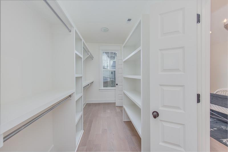 This photo is of a completed version of the same floor plan and same designer finishes - representative only. - 1945b Kimbark Dr
