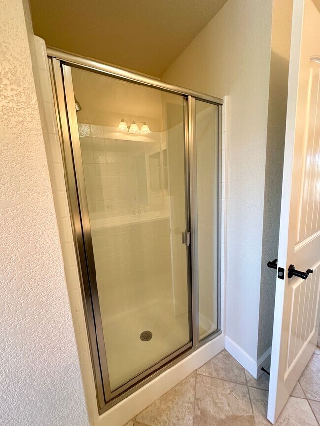 Building Photo - 1154 Galeria Cir
