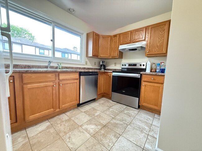 Building Photo - 27 Crows Nest Ln