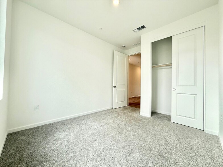 Building Photo - 1089 Carson River Ct