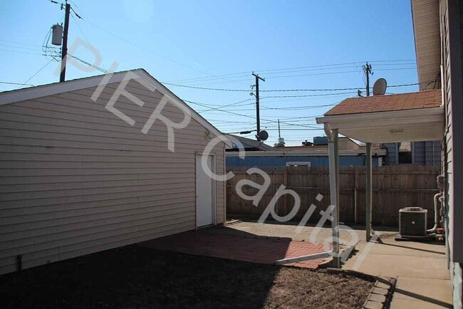 Building Photo - 2824 163rd Pl