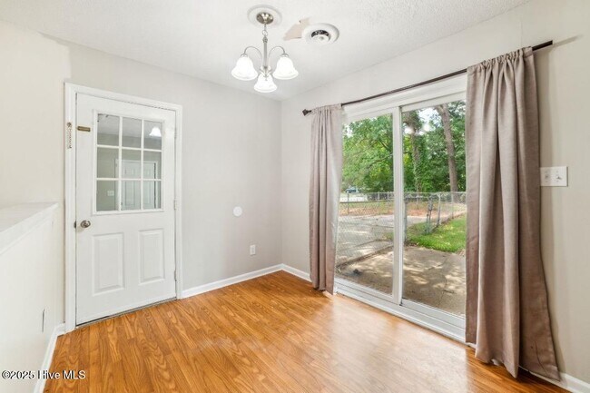 Building Photo - 210 Stillwood Dr