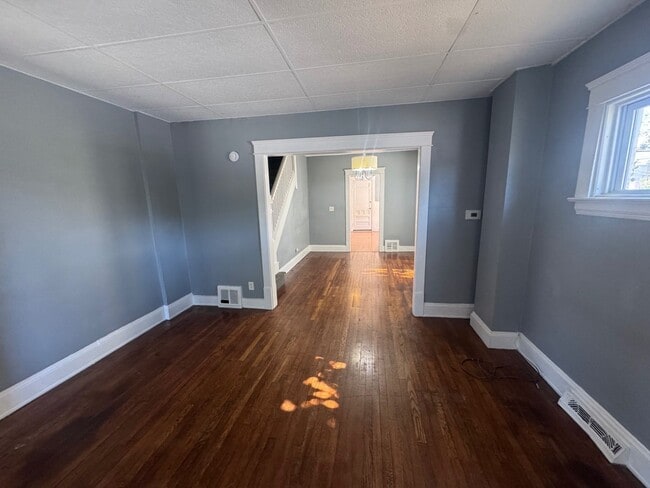 Building Photo - 1541 Hopkins Ave