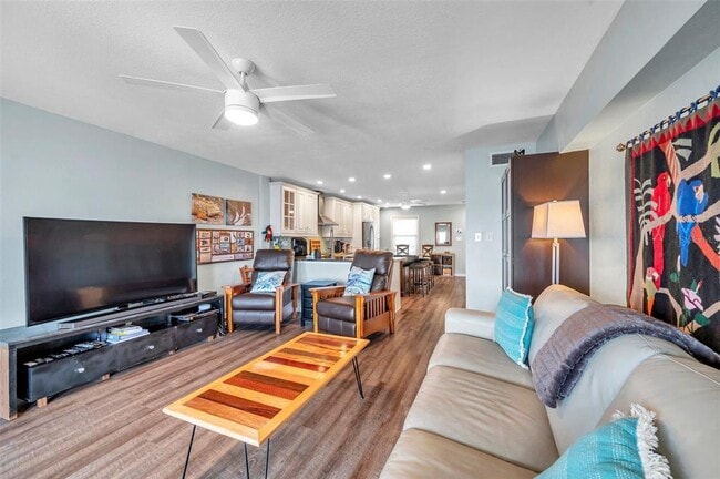 Building Photo - 4768 Coquina Key Dr SE