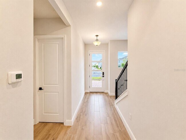 Building Photo - 13629 McMillan Dr