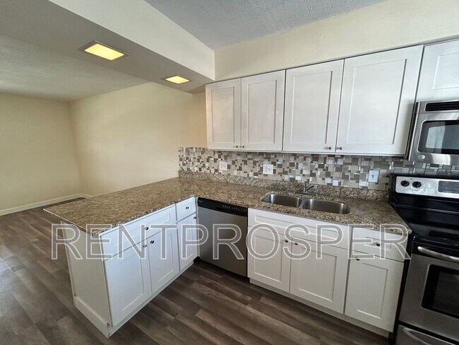 Building Photo - 5505 Hernandes Dr