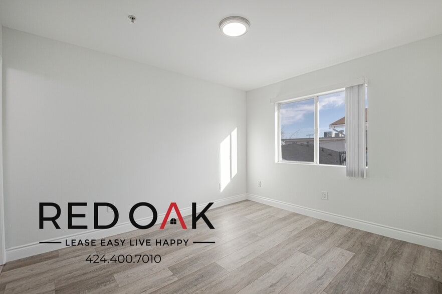 Building Photo - 6853 Agnes Ave