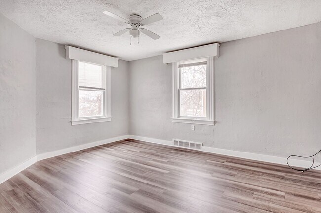 Building Photo - Newly Renovated 4 Bedroom Home in West Lib...