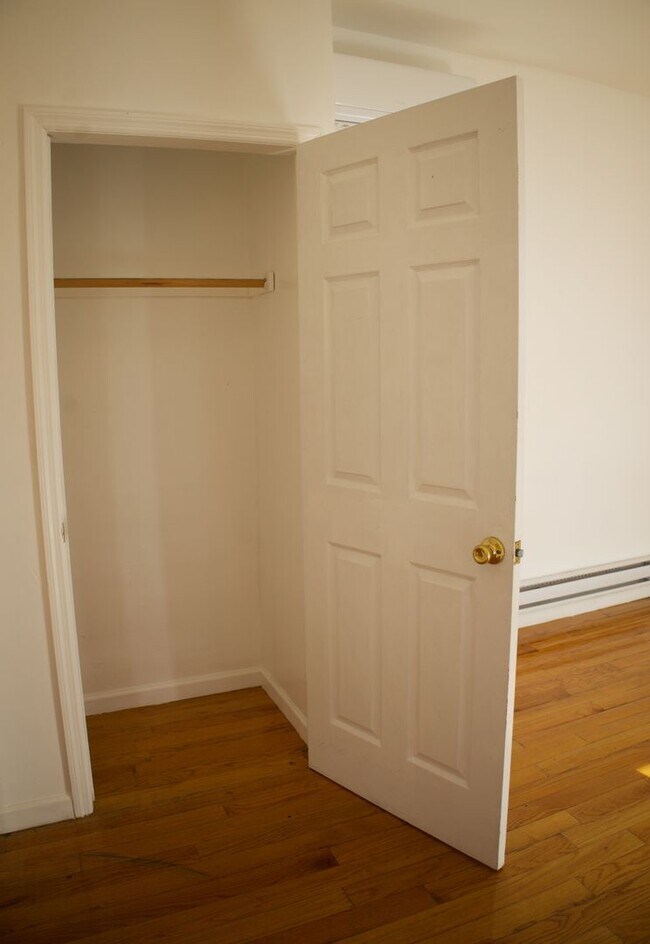 Building Photo - 3663 Bronxwood Ave