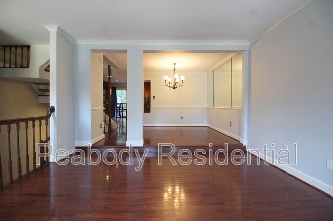 Building Photo - 8027 Merry Oaks Ct
