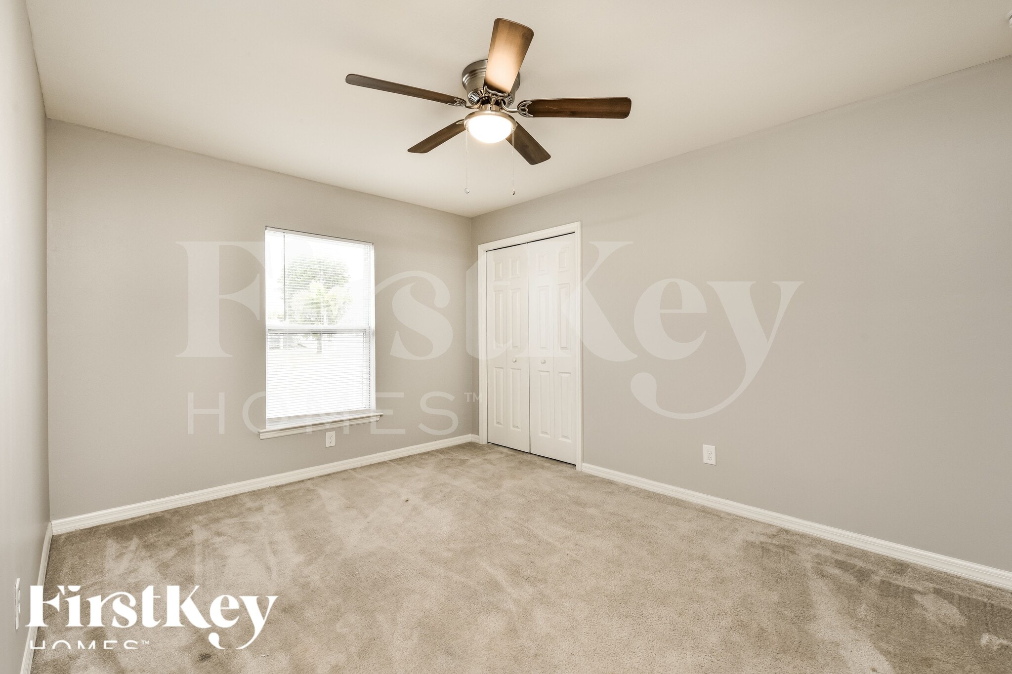 Building Photo - 2912 NW 18th Pl