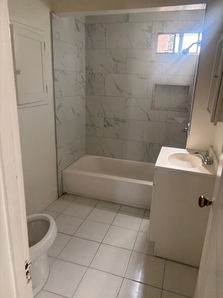 Building Photo - 4213 8th Ave