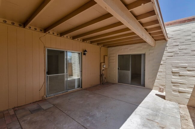Building Photo - 2720 N Beverly Ave