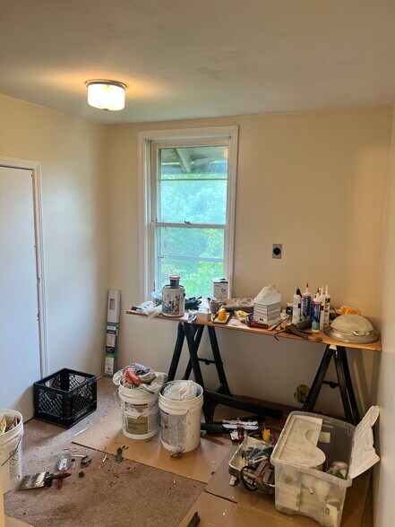 Laundry room - 1014 Saint Marys Blvd