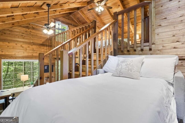 Building Photo - 166 Nantahala Pass Rd