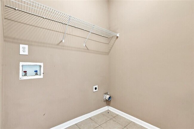 Building Photo - 3063 Kentmere Dr
