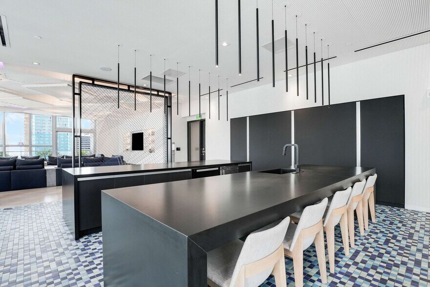 Building Photo - 227 NE 2nd St