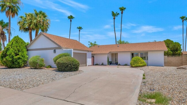 Building Photo - 7509 N Vía Del Elemental