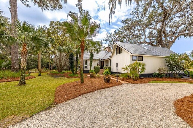 Building Photo - 6201 Frederica Rd