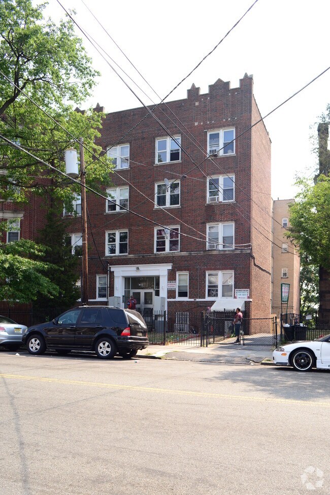 Primary Photo - 223-225 Mount Prospect Ave