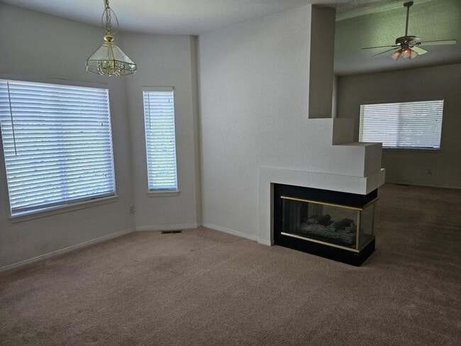 Building Photo - 500 Rider Ridge Dr