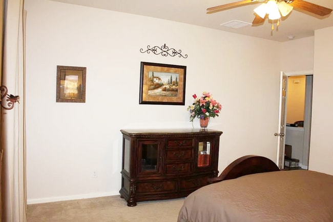 Building Photo - 217 Grooms Rd