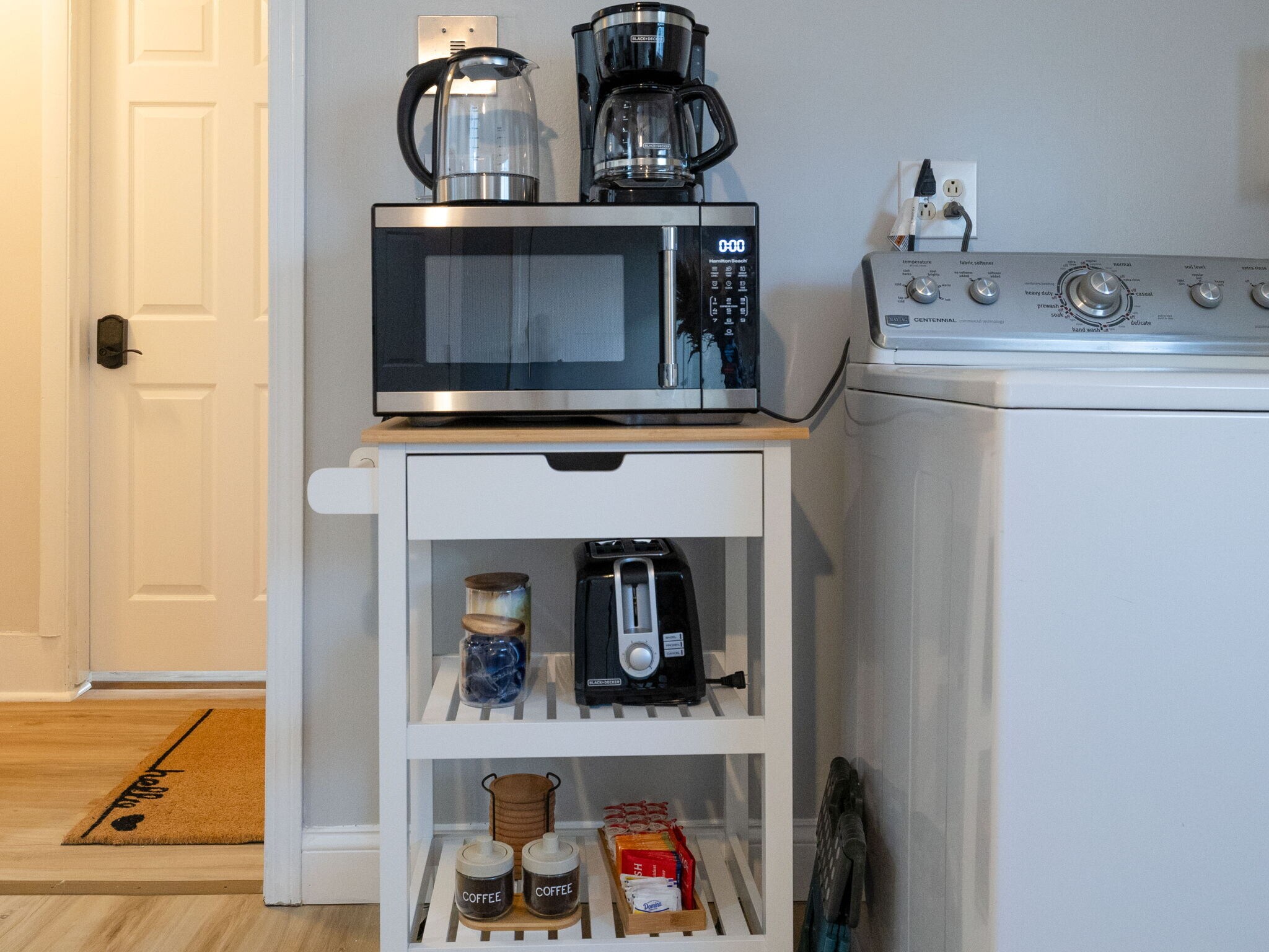 Building Photo - 168 School St