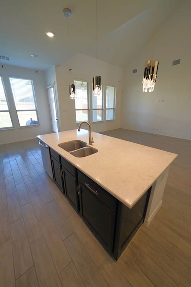 Building Photo - Luxury Living in Davis Ranch