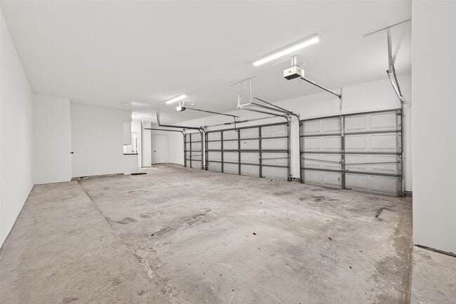 Building Photo - 4910 Waterbeck St