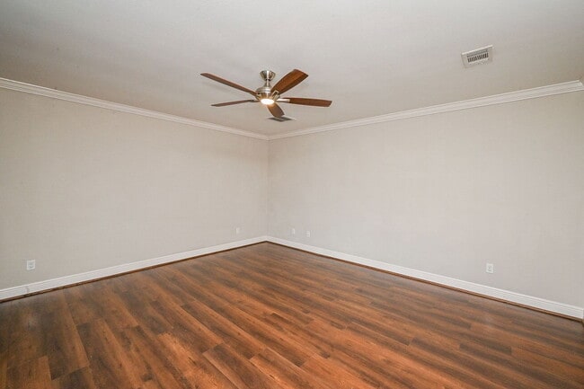 Building Photo - 414 Fox Briar Ln