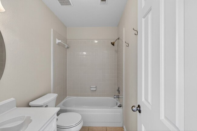 Building Photo - 5515 Strack Rd
