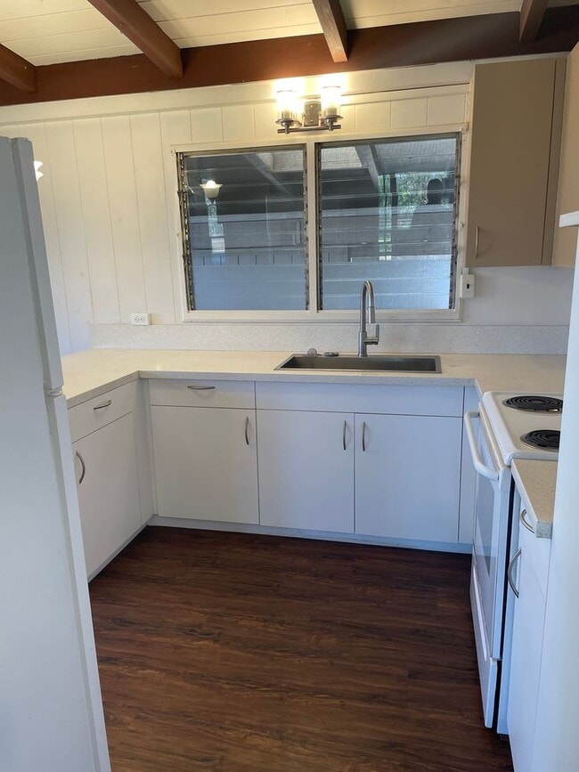 Building Photo - Aiea  - 4 Bedroom/2 Bath/1 Prkg - $2,800