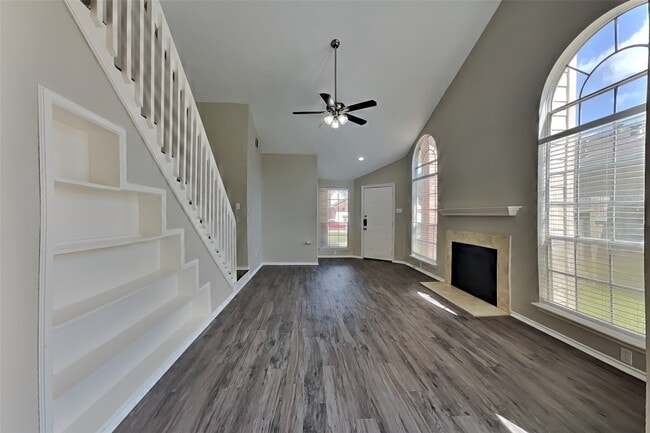 Building Photo - 11831 Oakner Dr