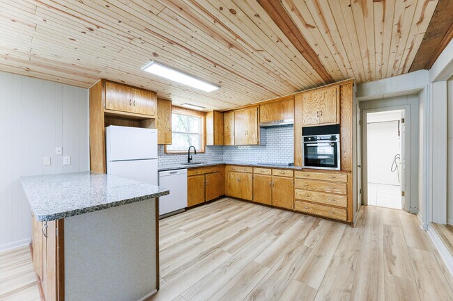 Building Photo - 3406 27th St