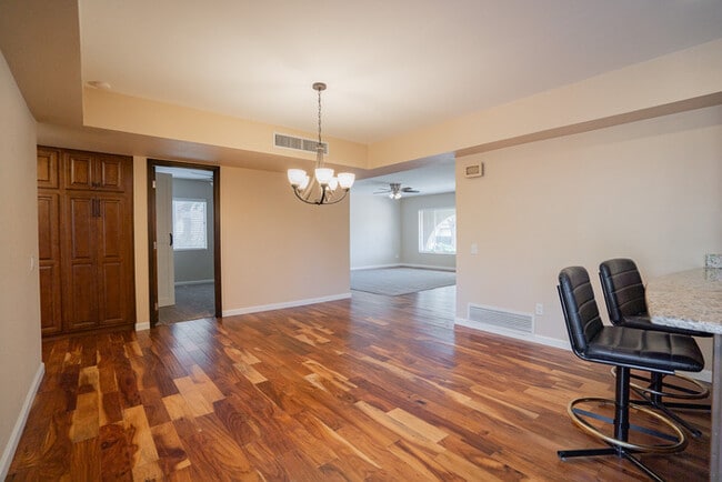 Building Photo - 1610 E Windjammer Way