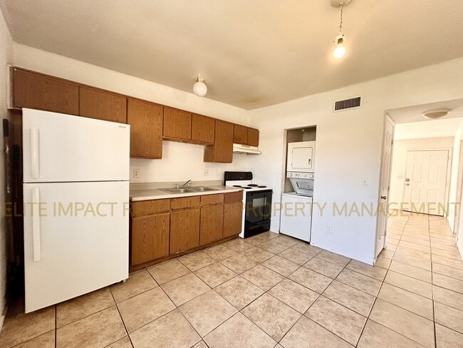 Building Photo - 1312 W Yavapai St