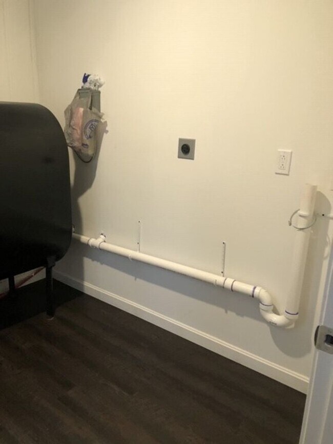 Building Photo - 350 Route 7 South, Unit 102