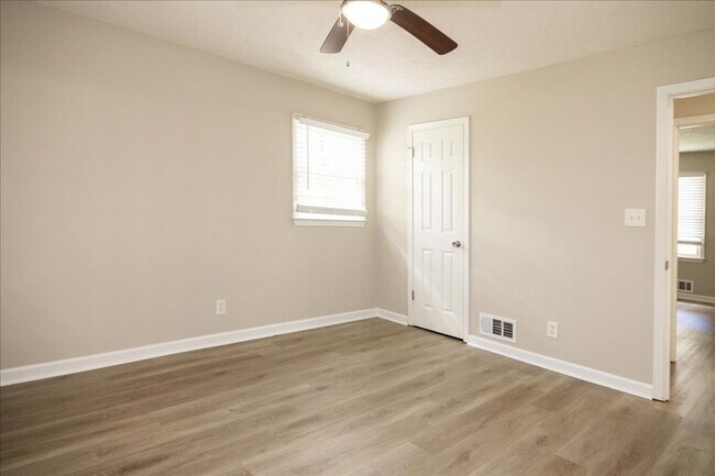 Building Photo - 3/2 Home in Cul-De-Sac w/ 2 Car Garage and Large Bonus Room