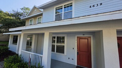 Building Photo - 4639 SW 48th Dr
