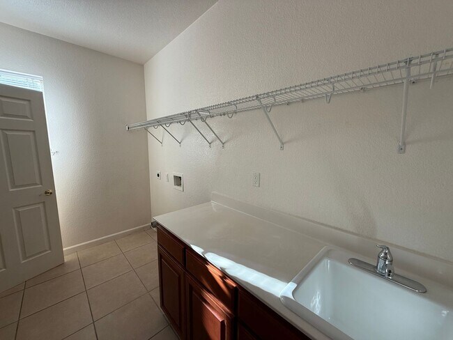 Building Photo - 3380 Bridgeway Lakes Dr