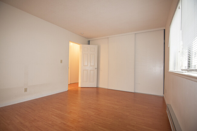 Building Photo - 936 Kiely Blvd