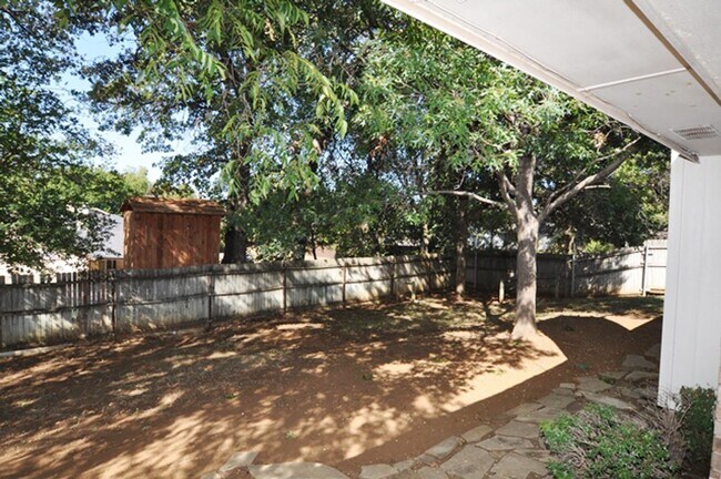 Building Photo - COMING SOON/VIEW NOW - Beautiful Euless Home in GCISD – Updated & Move-In Ready!