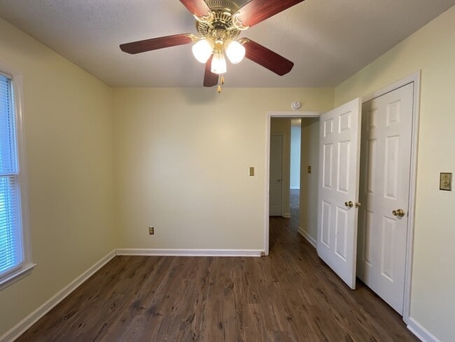 Building Photo - 2312 Faucette Ave