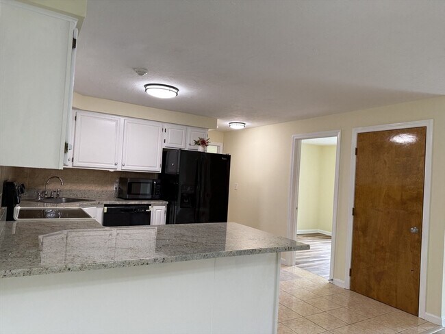 Building Photo - 11 Hulbert Rd