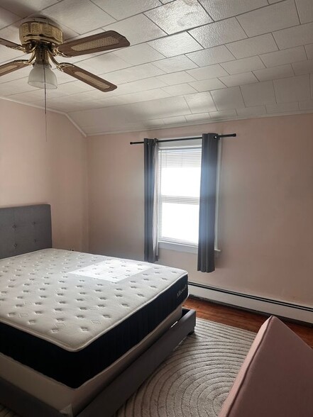 Building Photo - 92-01 220th St