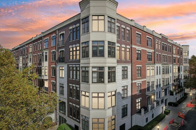 Building Photo - 1300 Grand St