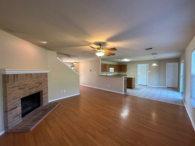 Building Photo - MUST SEE! Available for move in NOW- Lovel...