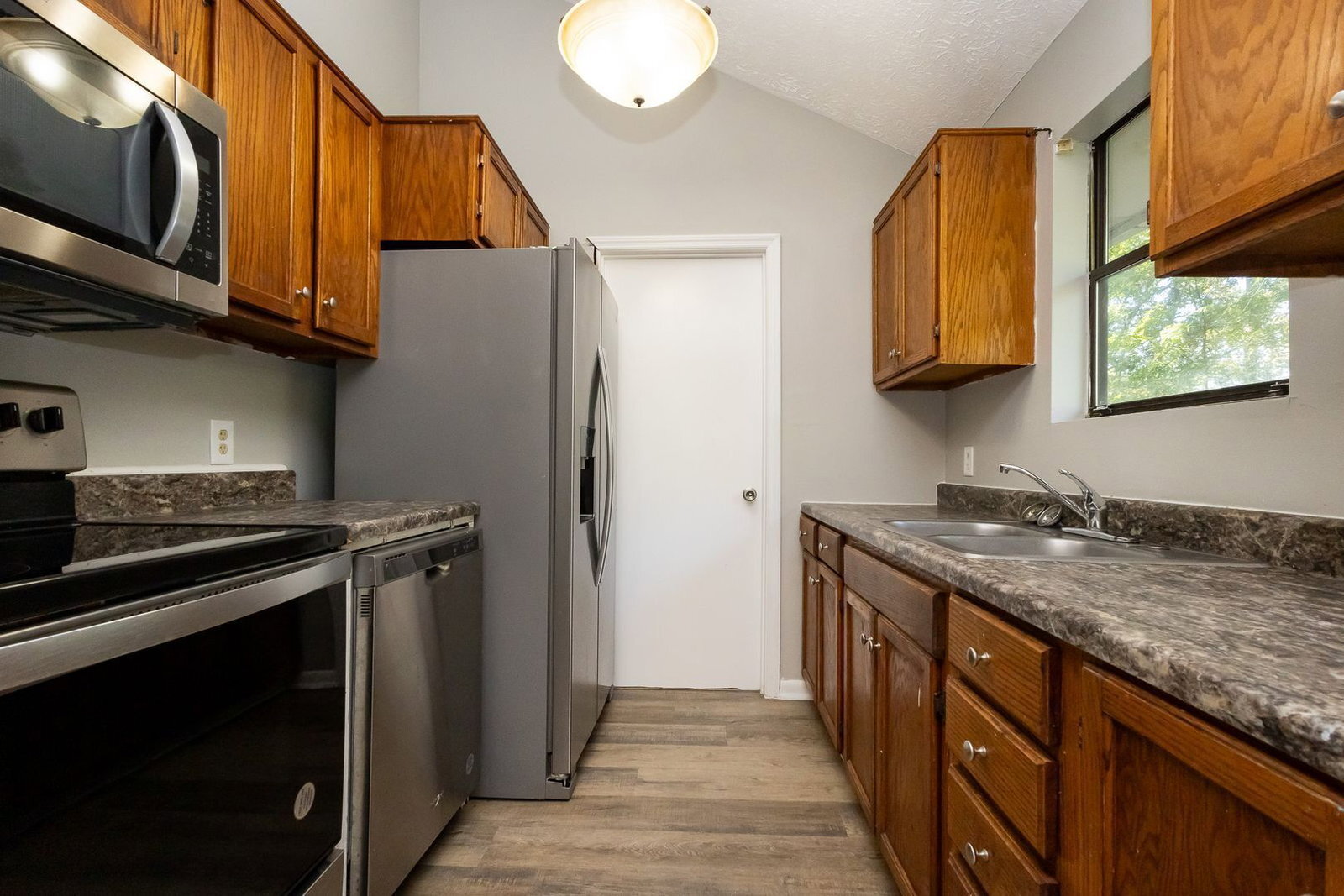 Building Photo - 13797 Tanoka Ct