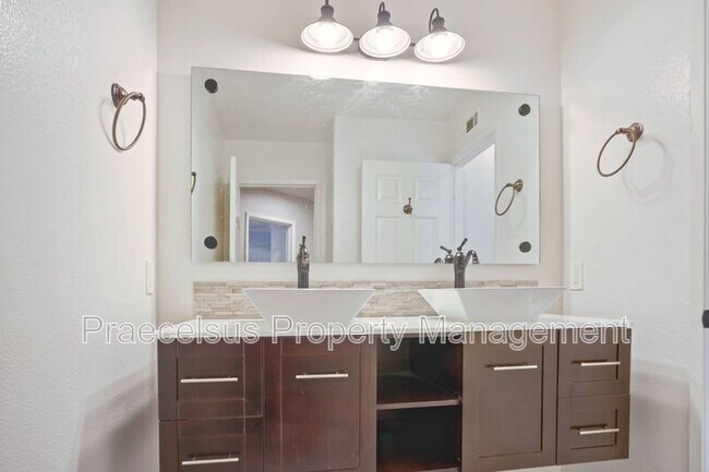 Building Photo - 1710 Ravenrock Ct