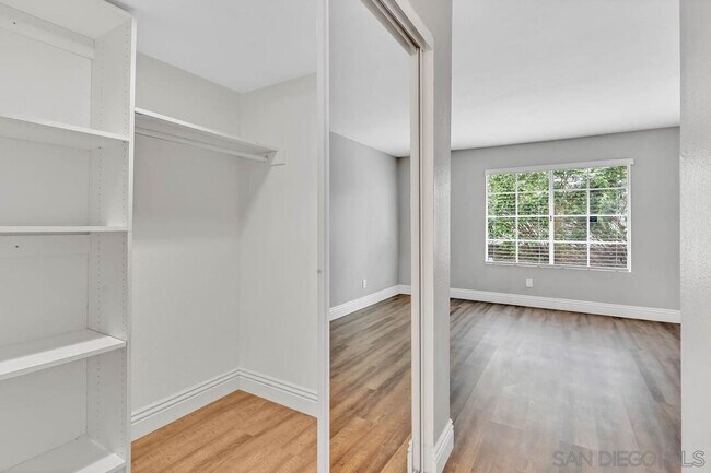 Building Photo - 3525 Grove St